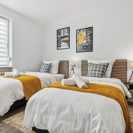 Comfort Apartment In Homburg - 24H Self-Check-In - Uni-Naehe - 3 Schlafzimmer - Parkplatz - Badewanne - Balkon - Wlan Exterior foto