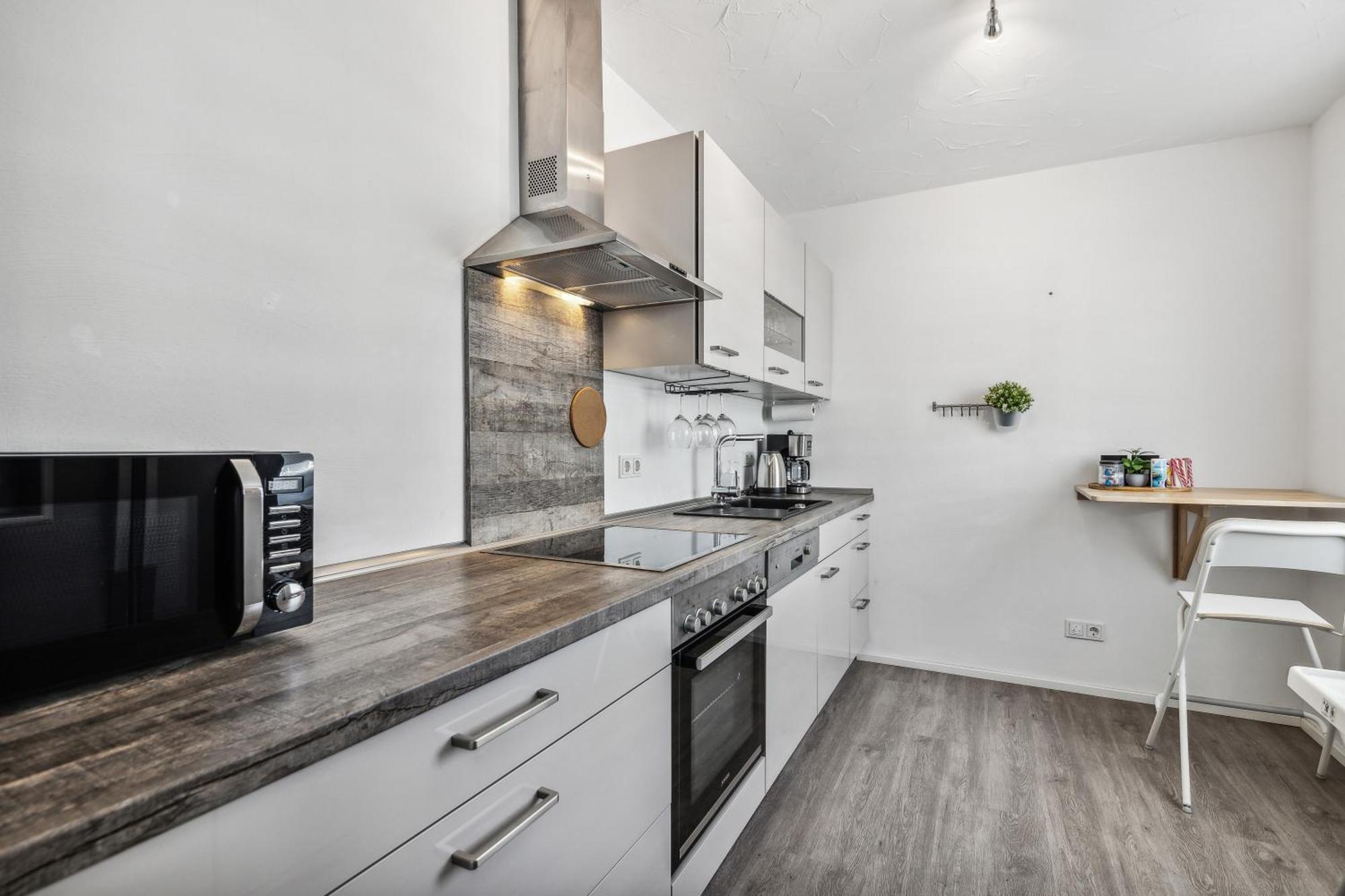 Appartement Comfort In Homburg - 24h Self-check-in - Uni-naehe - 3 Schlafzimmer - Parkplatz - Badewanne - Balkon - Wlan